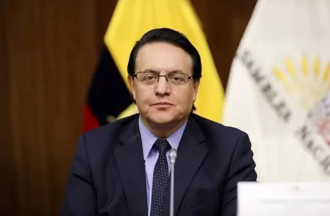 Candidato à presidência do Equador é assassinado em Quito 1