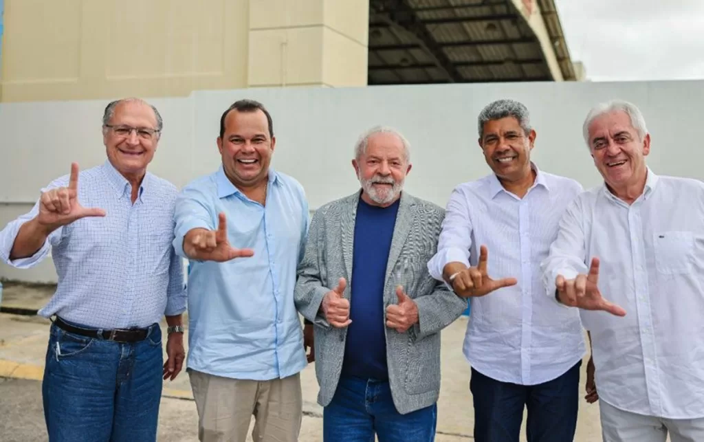 Prefeitos de cidades baianas revelam em áudio arrependimento de apoio Lula: "Pedindo esmola"
