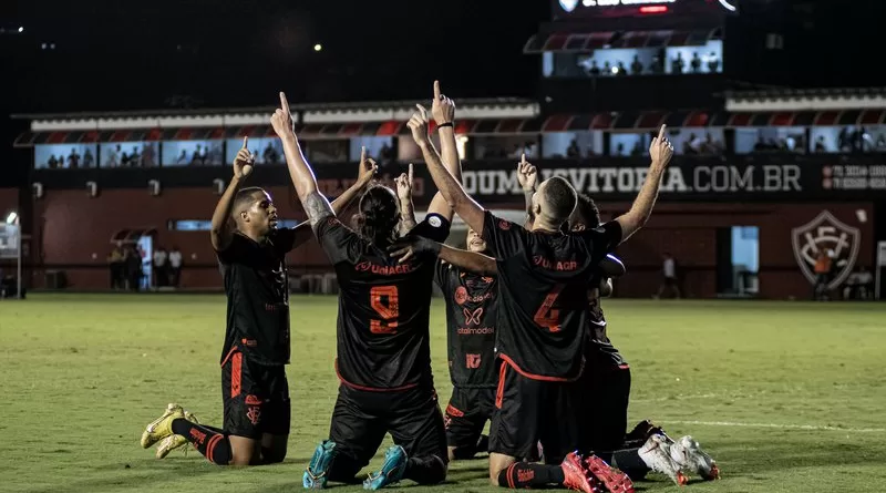 Vitória vence o Botafogo-SP no Barradão e espera jogo do Sport para manter liderança da Série B