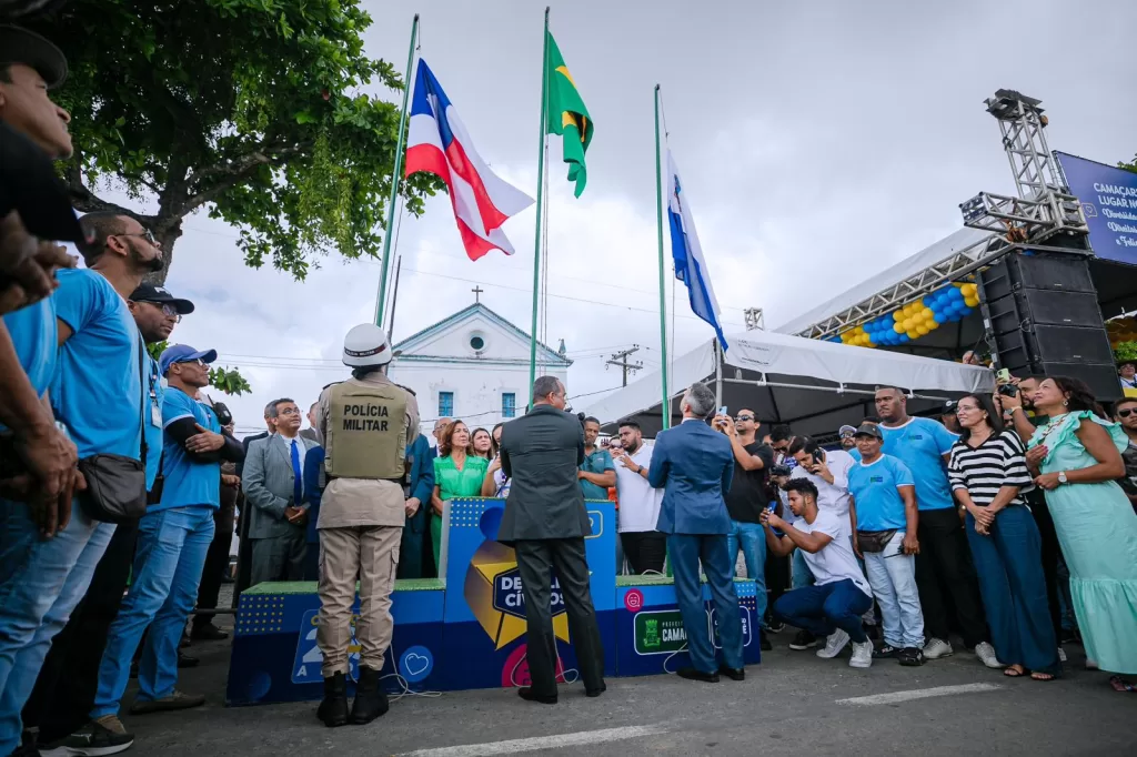 Desfile Cívico de Vila de Abrantes é marcado por mistura de festa e oportunismo Político