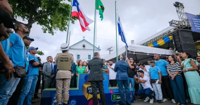 Desfile Cívico de Vila de Abrantes é marcado por mistura de festa e oportunismo Político