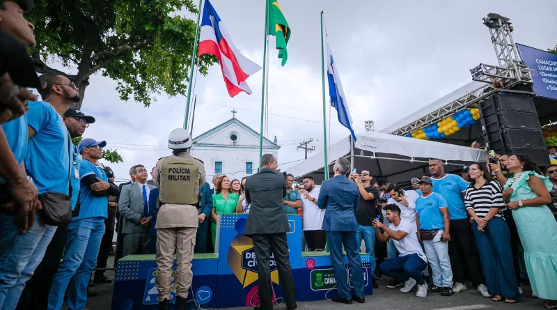 Desfile Cívico de Vila de Abrantes é marcado por mistura de festa e oportunismo Político