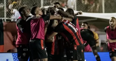 Vitória vence o Avaí no Barradão e mantém liderança da Série B