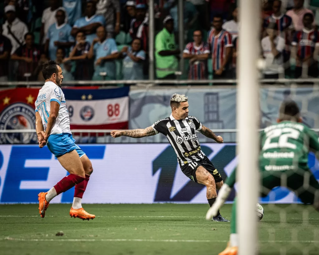 Com gol nos acréscimos, Bahia leva virada do Santos em mais um vacilo na Arena Fonte Nova