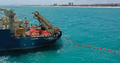 Projeto de dessalinização em Fortaleza passa por alterações após alerta de risco para cabos submarinos de internet