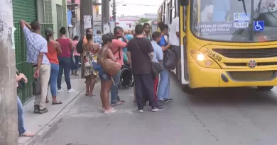 Paralisação de rodoviários atrasa saídas de ônibus e milhares de pessoas ficam sem transporte nas primeiras horas desta quinta-feira em Salvador