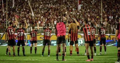 Vitória paga mais um salário adiantado aos jogadores antes de jogo decisivo contra o Vila Nova