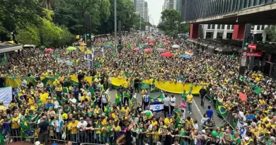 Manifestantes fazem ato na avenida Paulista em protesto por morte de preso do 8 de Janeiro