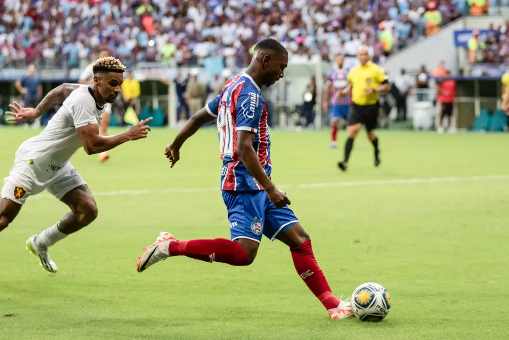 Com gol no minuto final, Bahia vence o Sport na estreia do Nordestão
