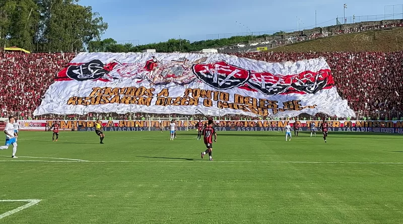 Vitória vira para cima do Bahia e abre vantagem na final do Campeonato Baiano