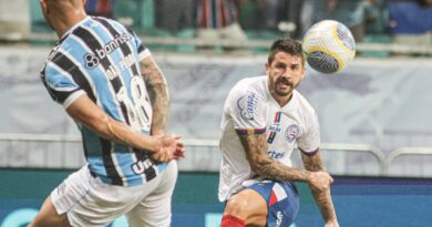 Com Everaldo dando a volta por cima, Bahia vence o Grêmio na Fonte Nova 3