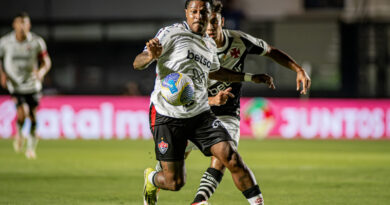 Vitória perde para o Vasco e afunda na zona de rebaixamento do Brasileirão