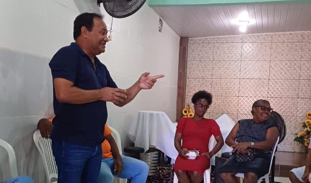 Ataques ao ex-vereador Cleber Alves aquece corrida eleitoral em Camaçari