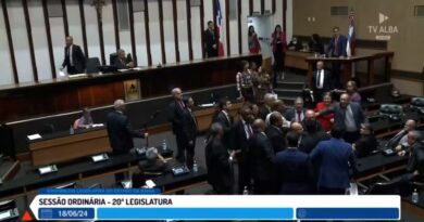 Deputado empurra colega na ALBA após discussão sobre 'PL do Aborto; segurança foi acionada