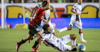 Vitória leva gol no fim e perde para o Athletico Paranaense no Barradão