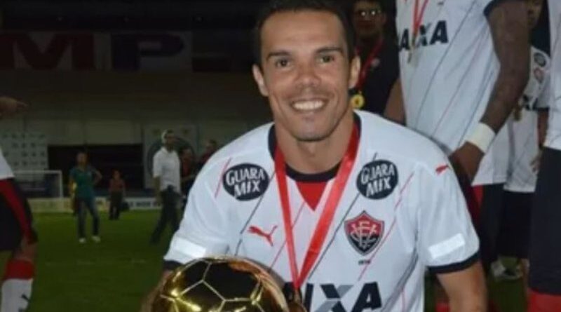 Ex-jogador do Vitória, Leandro Domingues, desmente boatos sobre estado de saúde e revela detalhes de sua recuperação