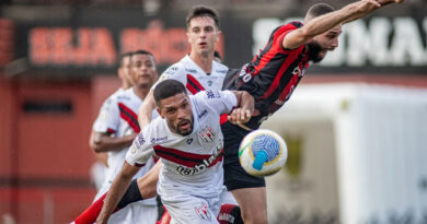 Vitória perde para o Atlético-GO em pleno Barradão e estaciona no Z-4 da Série A