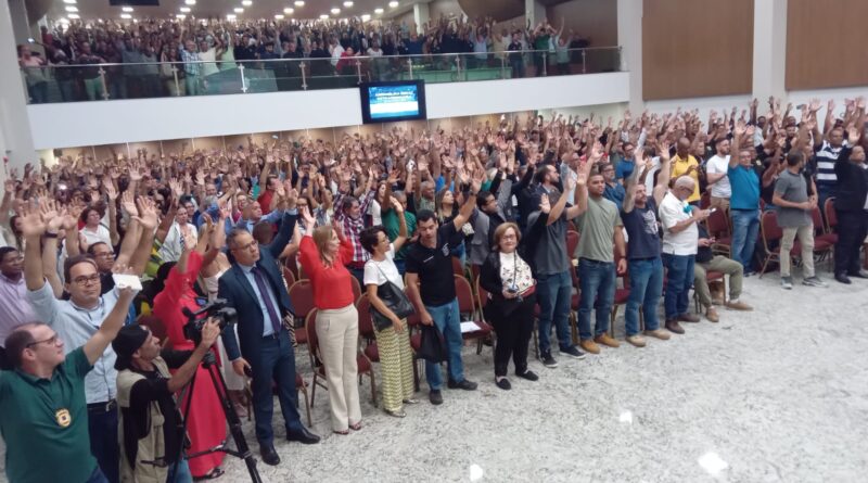 Polícias Civil e Técnica aprovam paralisação das operações policiais na Bahia