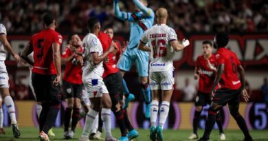 No apagar das luzes, Bahia arranca empate contra o Atlético-GO