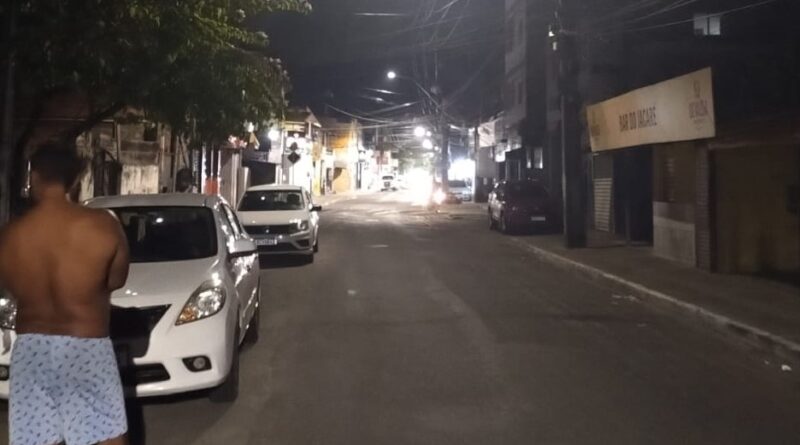 Moradores de Abrantes se revoltam com obra noturna da prefeitura em tempo de eleição