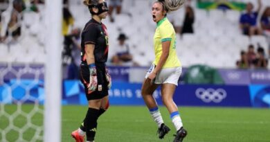 Após crise no início das Olimpíadas, Brasil goleia a Espanha e vai disputar o ouro com os EUA na final