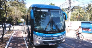 Três homens assaltam ônibus que seguia de Salvador para Rio Real via Linha Verde