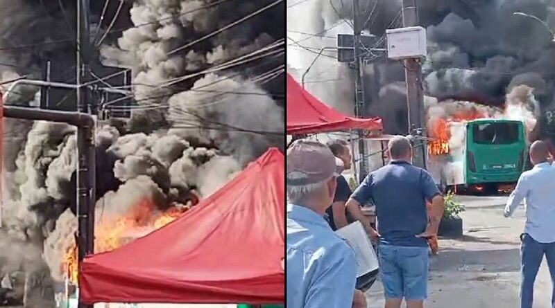 Ônibus é incendiado no final de linha do IAPI; circulação é suspensa no bairro