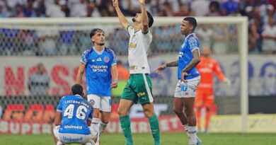 Com gol no fim, Palmeiras passa pelo Bahia em plena Arena Fonte Nova e mantém chances do título