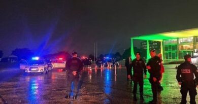 Corpo é encontrado em frente ao STF após explosões na Praça dos Três Poderes