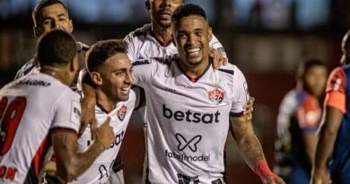 Com Barradão lotado, Vitória vence o Fortaleza e garante permanência na Série A 2