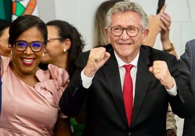 Luiz Caetano toma posse e assume a prefeitura de Camaçari para os próximos quatro anos