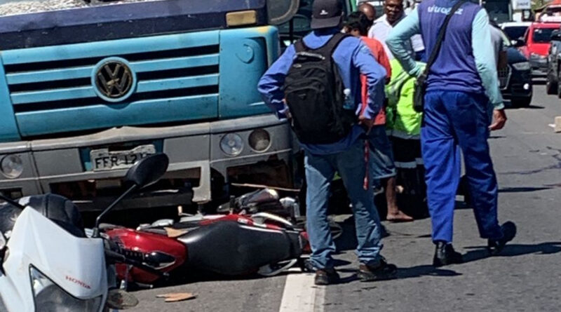 Acidente entre caçamba e motocicleta deixa vítima fatal na BA-099