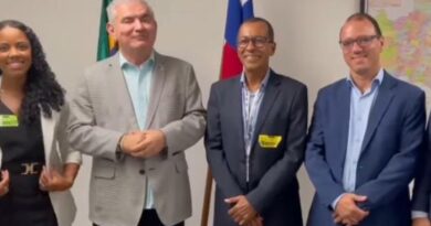 Recepção do Senado Angelo Coronel ao prefeito de Santo Antônio de Jesus é vista como provocação e aviso à base governista