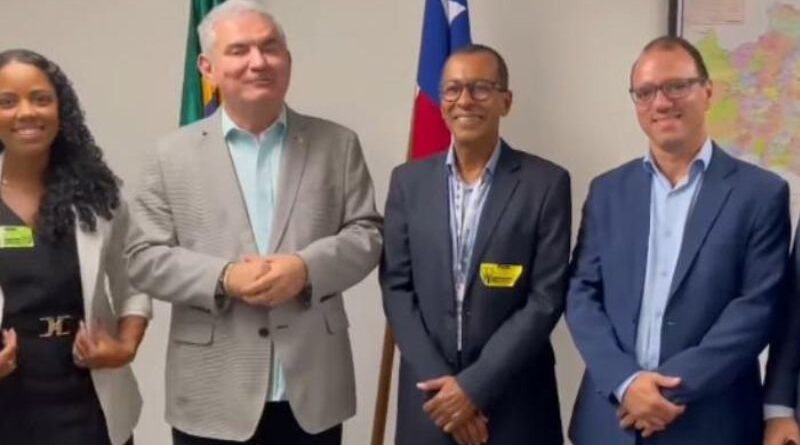 Recepção do Senado Angelo Coronel ao prefeito de Santo Antônio de Jesus é vista como provocação e aviso à base governista