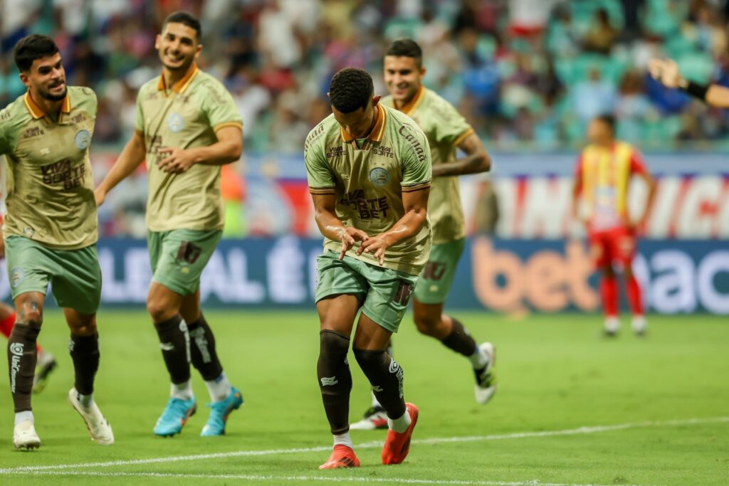 Bahia vence o Juazeirense, mas termina primeira fase do Baianão na terceira posição