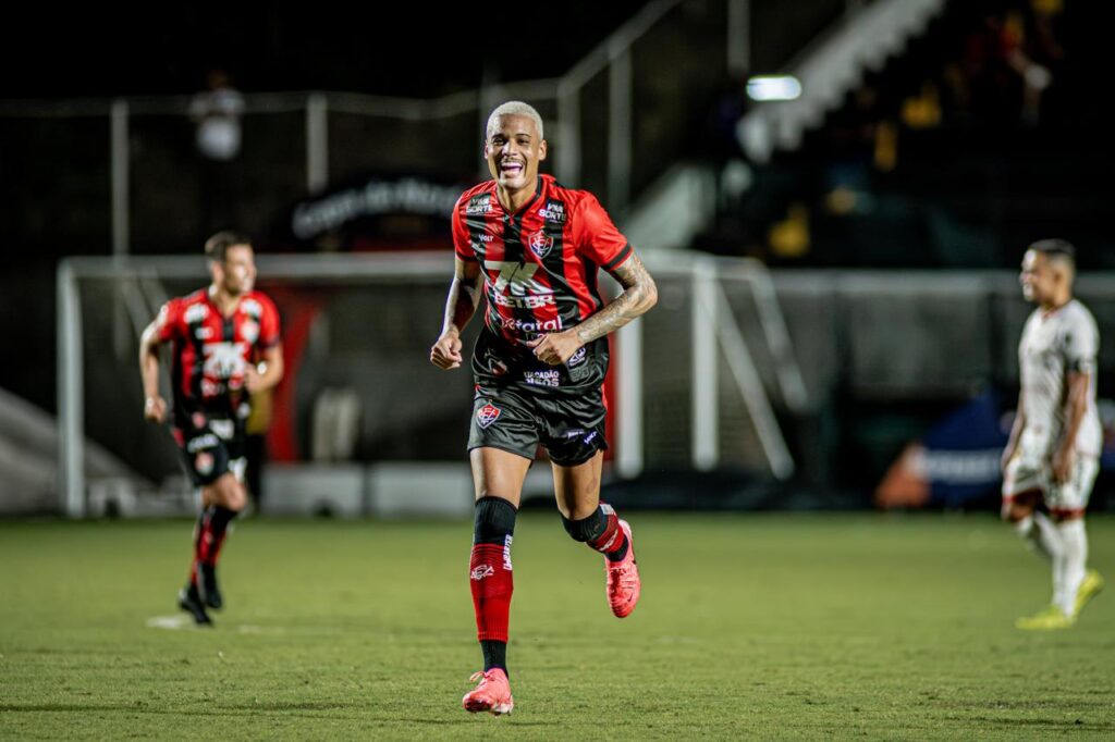 Vitória vence o Atlético e garante vaga na final do Campeonato Baiano