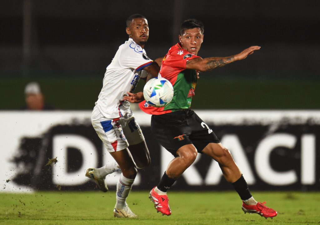 Em jogo sem muita inspiração, Boston River e Bahia ficam no estádio Centenário, no Uruguai