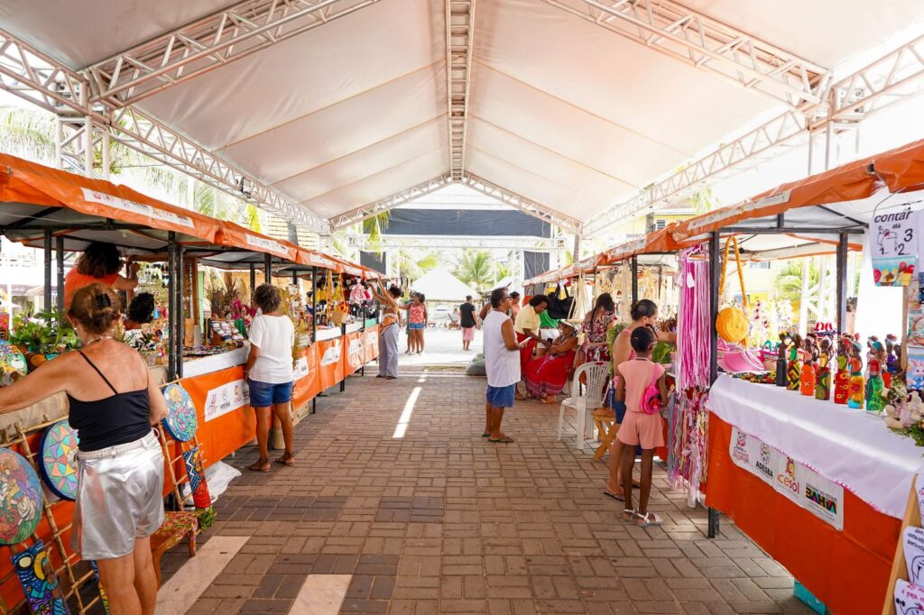 Governo municipal promove três eventos em menos de 15 dias em Arembepe e provoca debate sobre centralização das atividades na orla 1