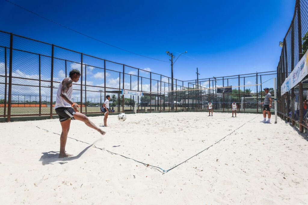 Verão Costa a Costa encerra temporada 2025 com festival esportivo na orla de Camaçari