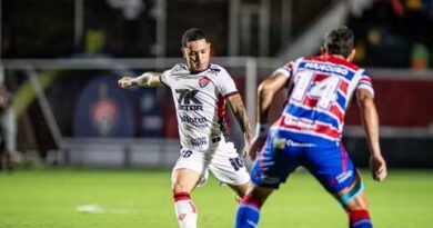 Vitória bate o Fortaleza e vence a primeira no Brasileirão