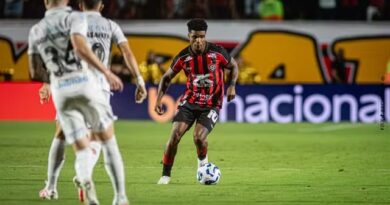 Vitória fica atrás no placar, mas empata com o Grêmio no Barradão