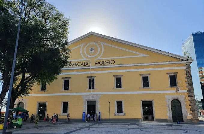 Homem é morto a tiros próximo ao Mercado Modelo neste sábado (26)