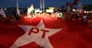 Defensor das urnas eletrônicas, PT realizará eleição com cédulas de papel