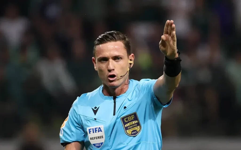 Árbitro do Ba-Vi tem histórico polêmico contra o Vitória e gera desconfiança na torcida