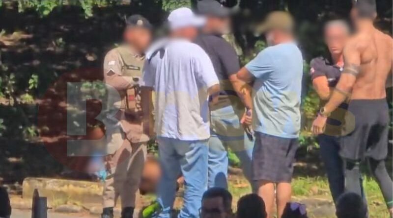 Homem é baleado em praça de bairro nobre de Salvador