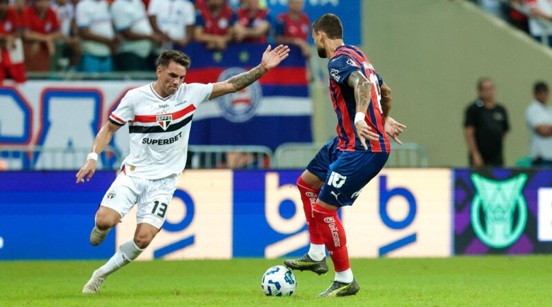 Bahia vence o São Paulo na Arena Fonte Nova e cola nos líderes do Brasileirão