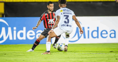 Com um a mais e falha de Arcanjo, Vitória perde para o Universidad e se despede da Sul-Americana