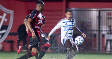 Vitória empata com o Cruzeiro no Barradão e perde jogador por grave lesão