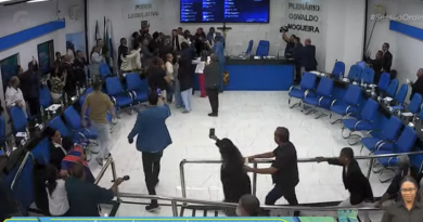 Briga, gritos e empurrões: Câmara de Camaçari vira ringue entre oposição e situação