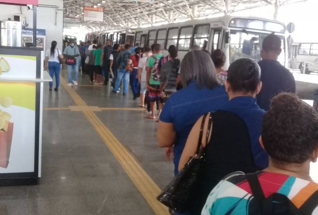 O caos do Transporte Metropolitano de Salvador